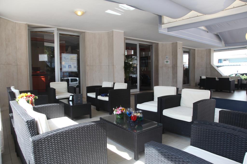 Hotel Bettina Lido di Jesolo Esterno foto