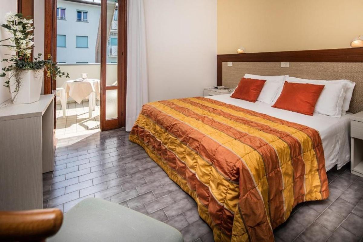 Hotel Bettina Lido di Jesolo Esterno foto