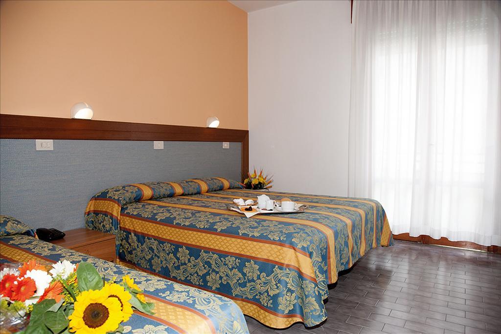 Hotel Bettina Lido di Jesolo Esterno foto