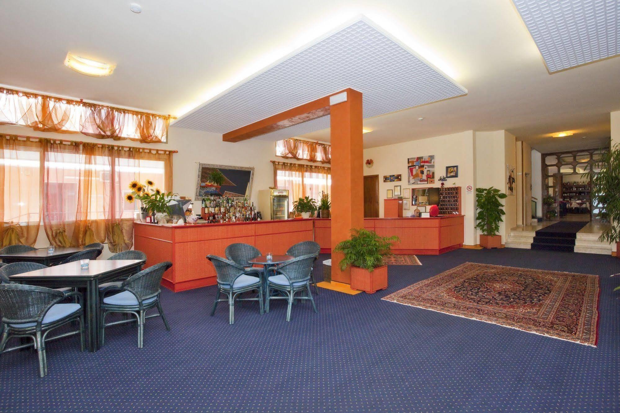 Hotel Bettina Lido di Jesolo Esterno foto