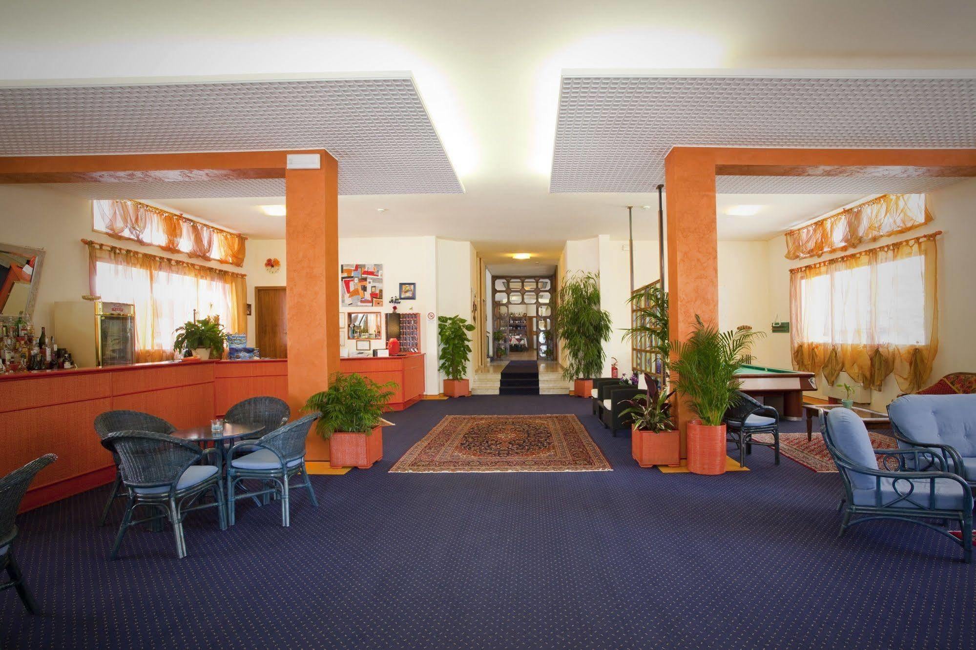 Hotel Bettina Lido di Jesolo Esterno foto